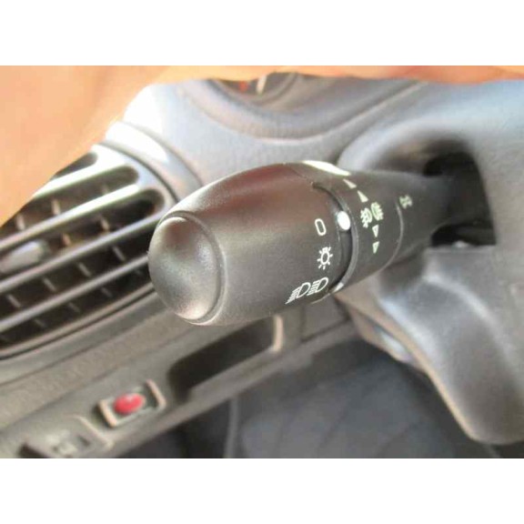 peugeot 206 berlina del año 2001