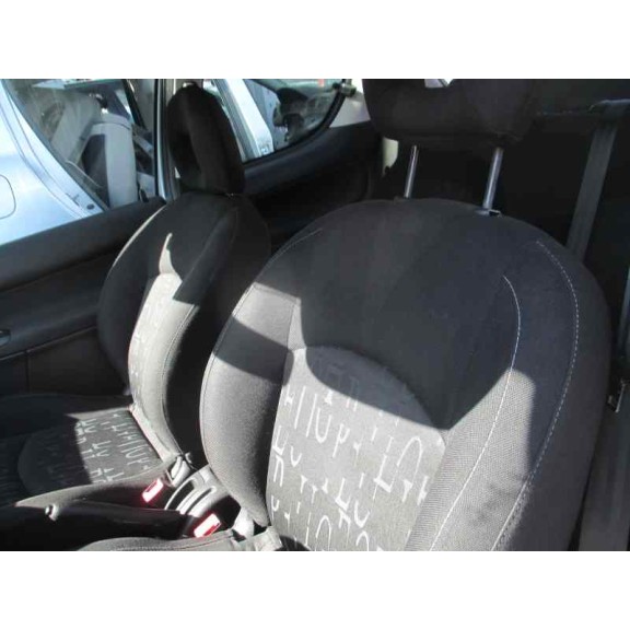 peugeot 206 berlina del año 2001