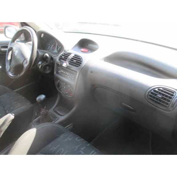 peugeot 206 berlina del año 2001