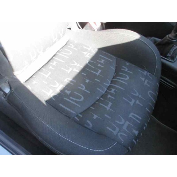 peugeot 206 berlina del año 2001