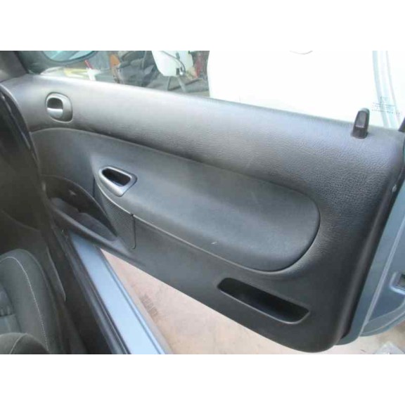 peugeot 206 berlina del año 2001