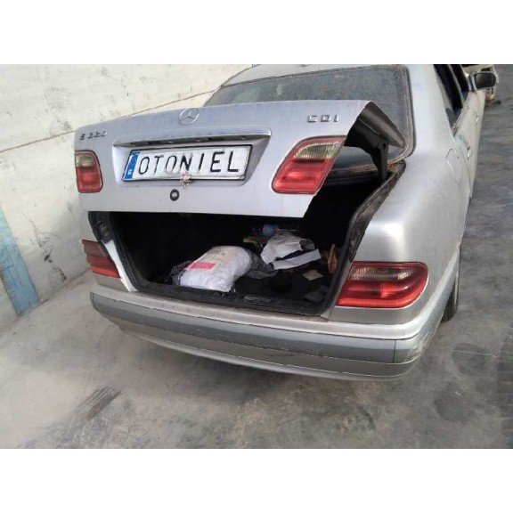 mercedes-benz clase e (w210) berlina diesel del año 2001