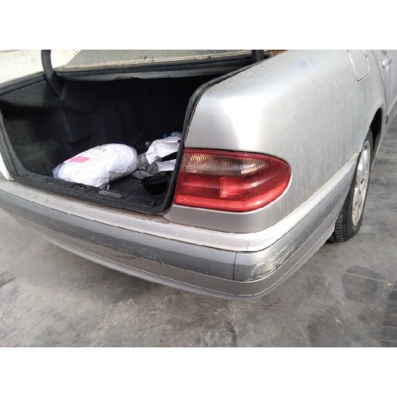 mercedes-benz clase e (w210) berlina diesel del año 2001