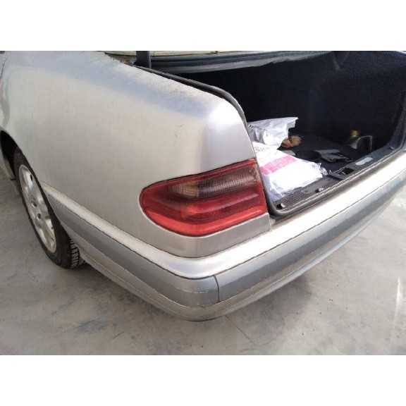 mercedes-benz clase e (w210) berlina diesel del año 2001