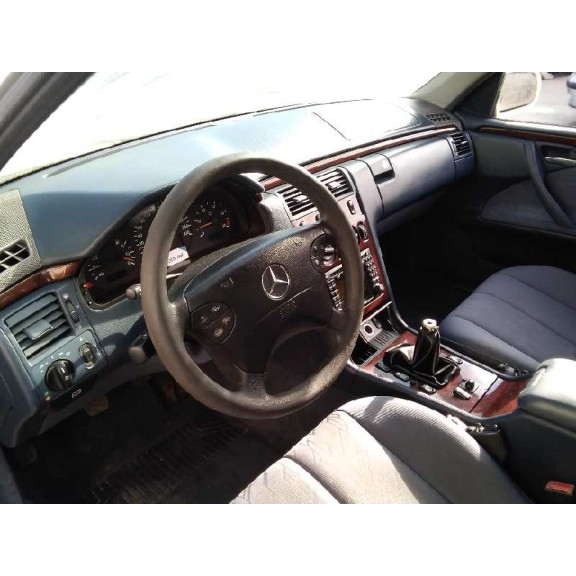 mercedes-benz clase e (w210) berlina diesel del año 2001