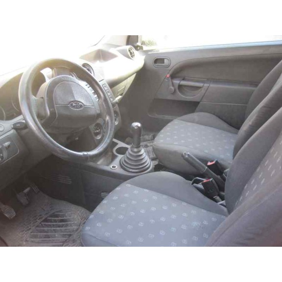 ford fiesta (cbk) del año 2004