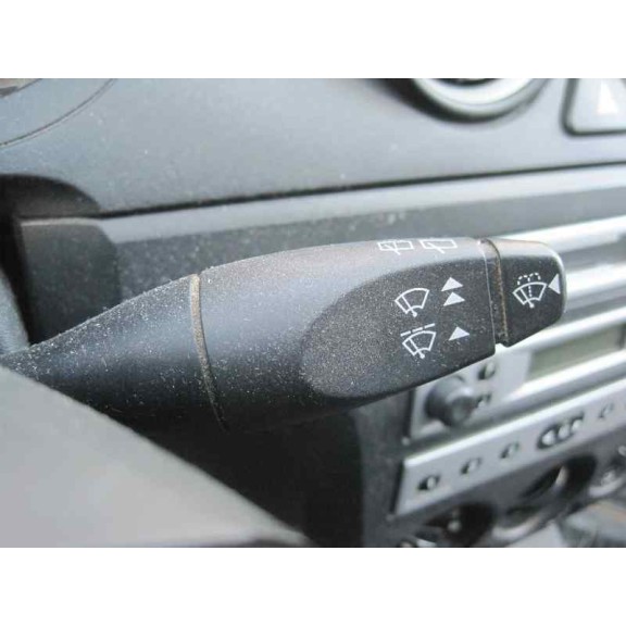 ford fiesta (cbk) del año 2004