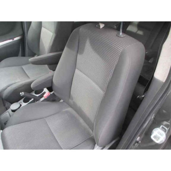 toyota corolla verso (r1) del año 2006