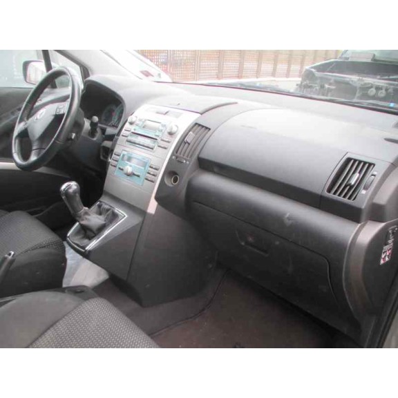 toyota corolla verso (r1) del año 2006