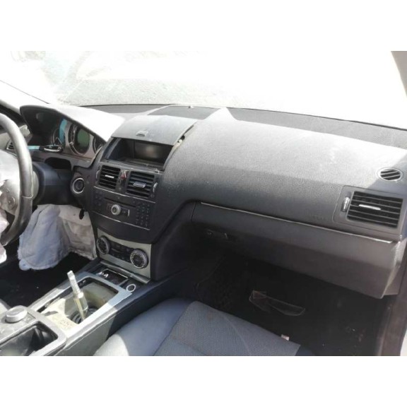 mercedes-benz clase c (w204) berlina del año 2008