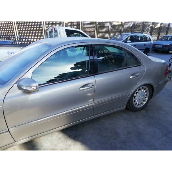 mercedes-benz clase e (w211) berlina del año 2005