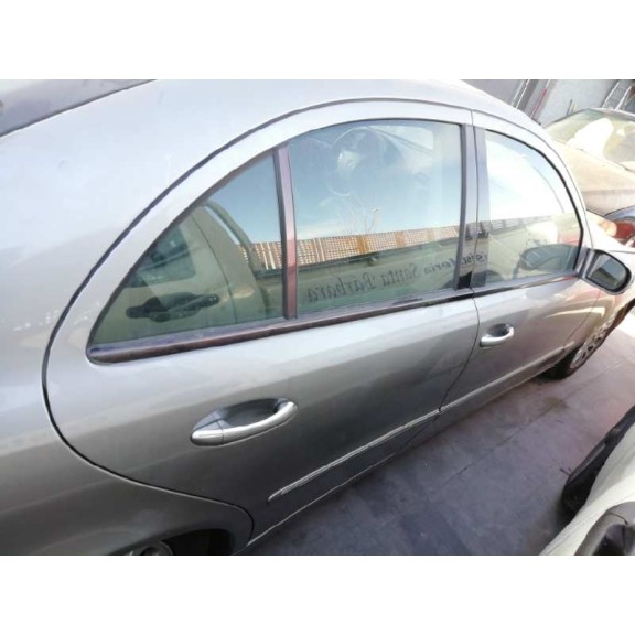 mercedes-benz clase e (w211) berlina del año 2005