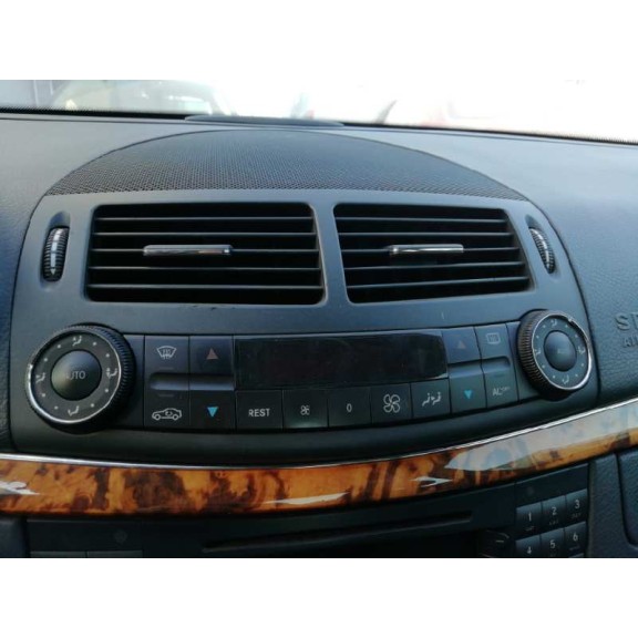 mercedes-benz clase e (w211) berlina del año 2005