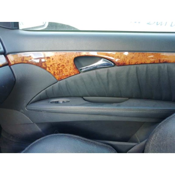 mercedes-benz clase e (w211) berlina del año 2005