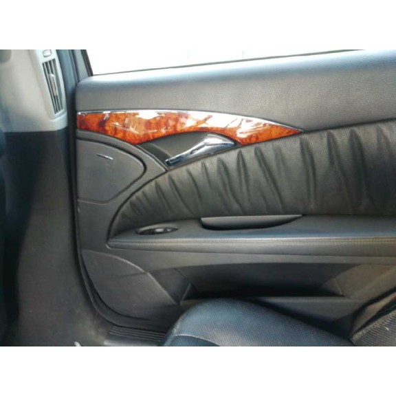 mercedes-benz clase e (w211) berlina del año 2005