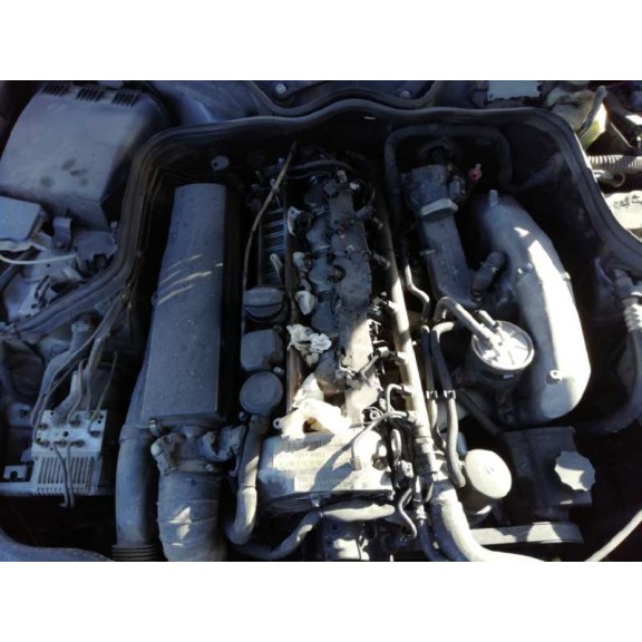 mercedes-benz clase e (w211) berlina del año 2005