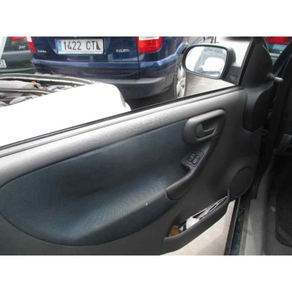 opel corsa c del año 2001
