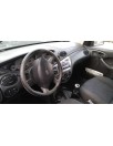 ford focus berlina (cak) del año 2001