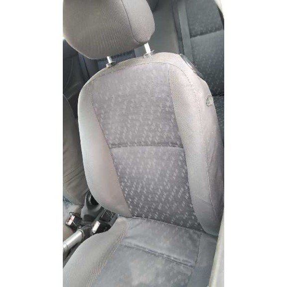 ford focus berlina (cak) del año 2001