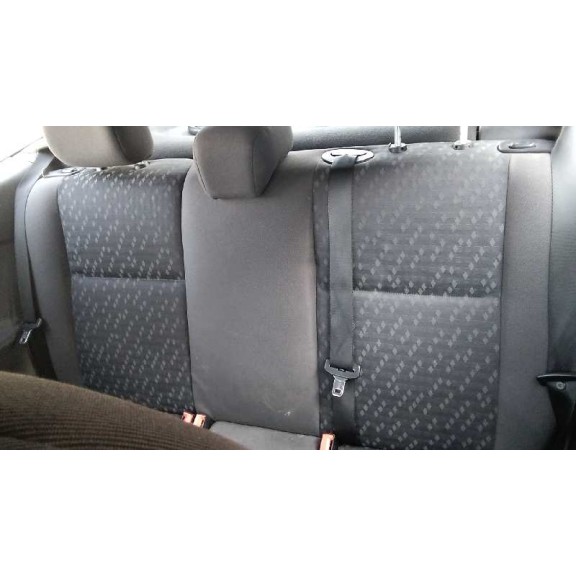 ford focus berlina (cak) del año 2001