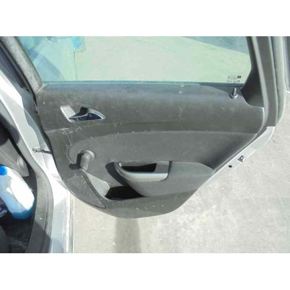 opel astra j lim. del año 2011