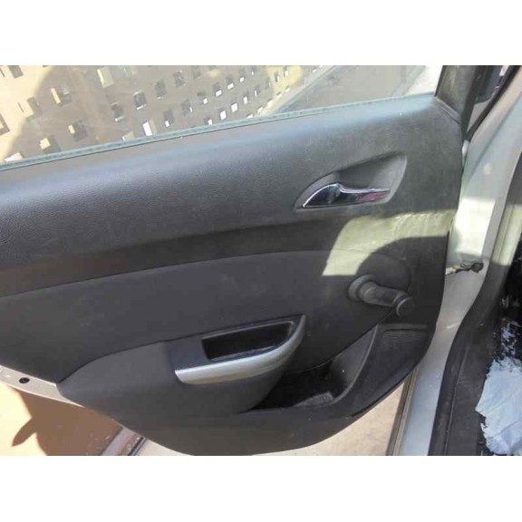 opel astra j lim. del año 2011