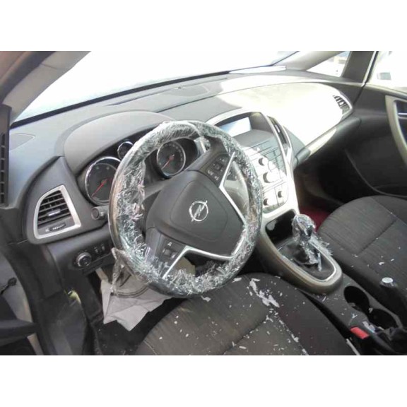opel astra j lim. del año 2011