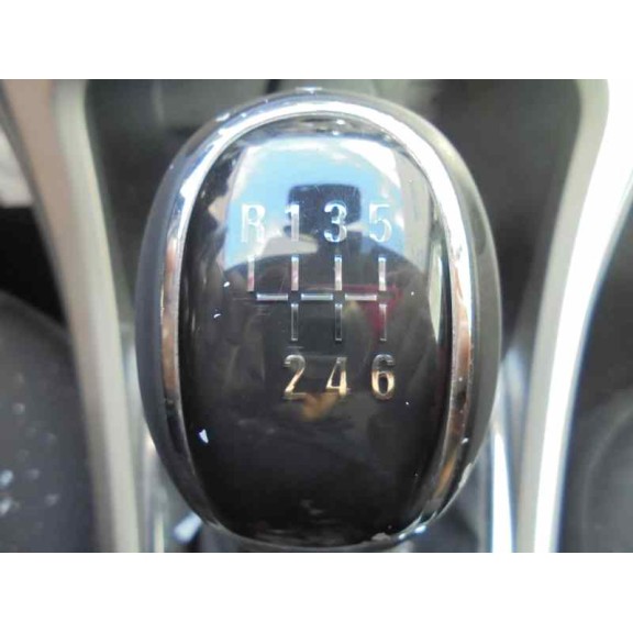 opel astra j lim. del año 2011