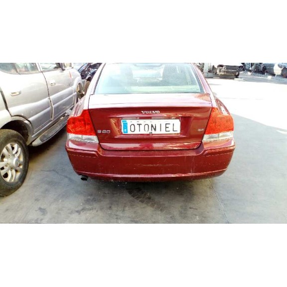 volvo s60 berlina del año 2004