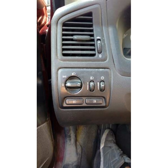 volvo s60 berlina del año 2004