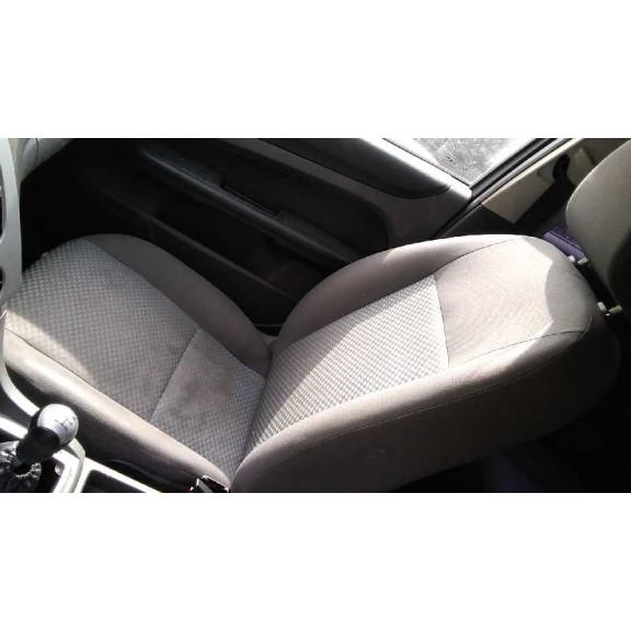 ford focus berlina (cap) del año 2007