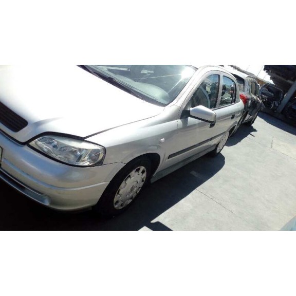 opel astra g berlina del año 2001