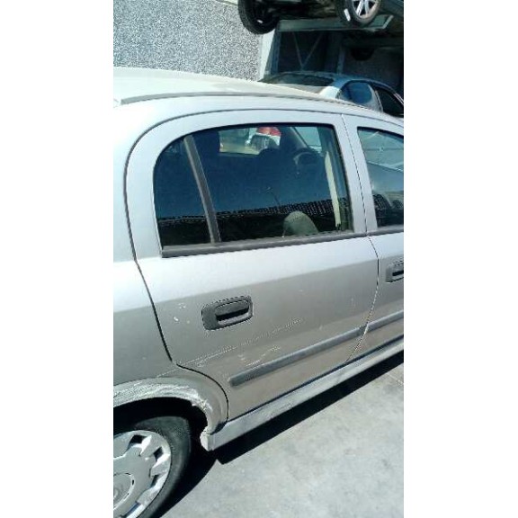 opel astra g berlina del año 2001