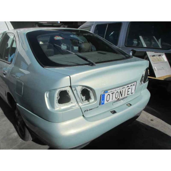 nissan primera berlina (p11) del año 2002