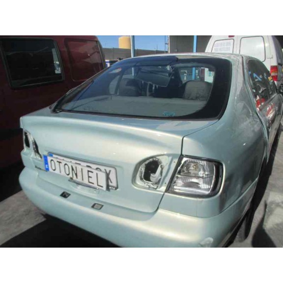 nissan primera berlina (p11) del año 2002
