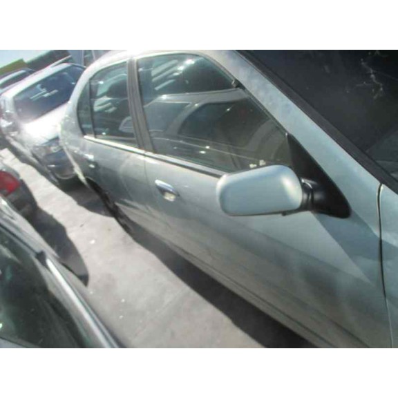 nissan primera berlina (p11) del año 2002