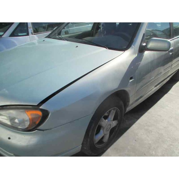 nissan primera berlina (p11) del año 2002