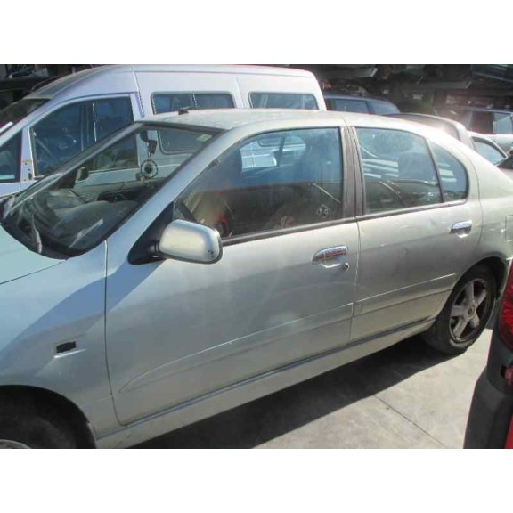 nissan primera berlina (p11) del año 2002