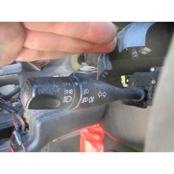 nissan primera berlina (p11) del año 2002