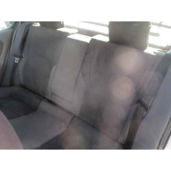 nissan primera berlina (p11) del año 2002