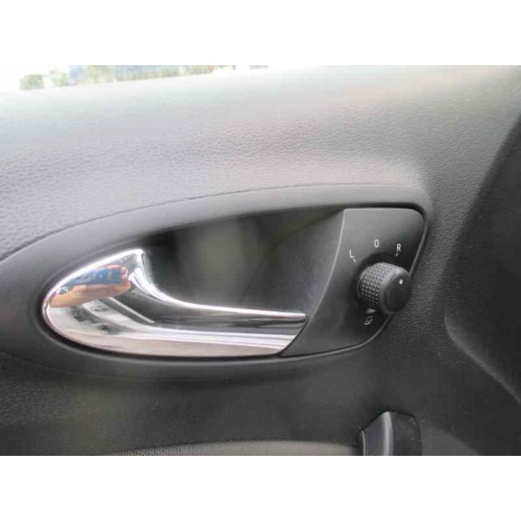 seat ibiza (6j5) del año 2013