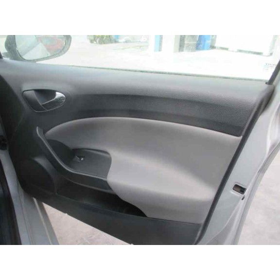 seat ibiza (6j5) del año 2013