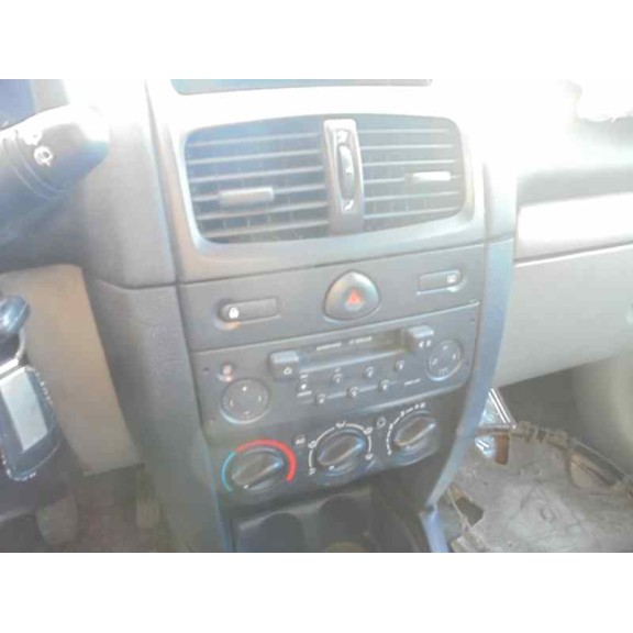 renault clio ii fase ii (b/cb0) del año 2002
