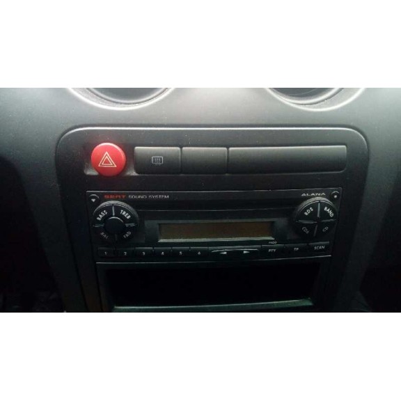 seat ibiza (6l1) del año 2003