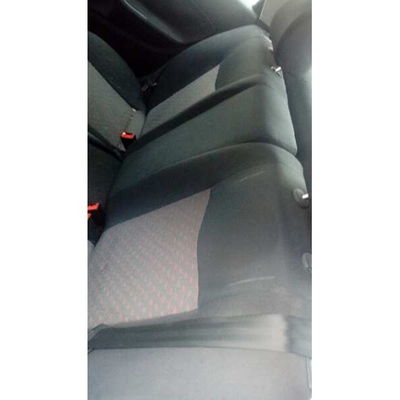 seat ibiza (6l1) del año 2003