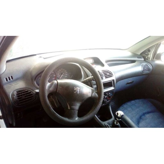 peugeot 206 berlina del año 2004