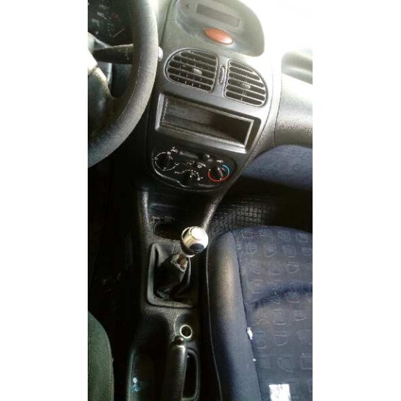 peugeot 206 berlina del año 2004