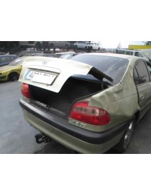 toyota avensis berlina (t 22) del año 2001