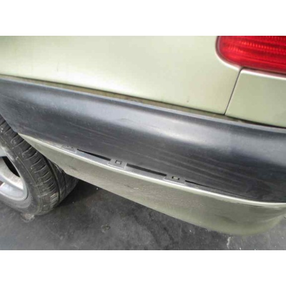 toyota avensis berlina (t 22) del año 2001