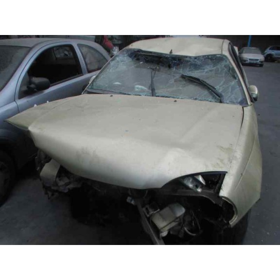 toyota avensis berlina (t 22) del año 2001